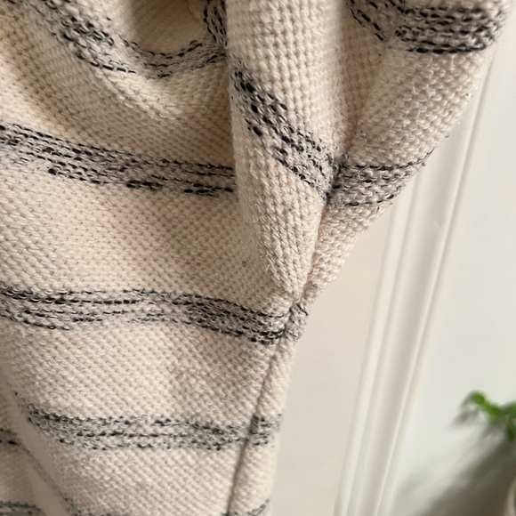 LOFT Sweatshirt - Picture 5 of 5